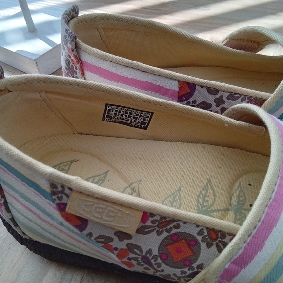 Keen Harvest Floral Stripe Mary Jane Flats Size 8.5 - Picture 3 of 6